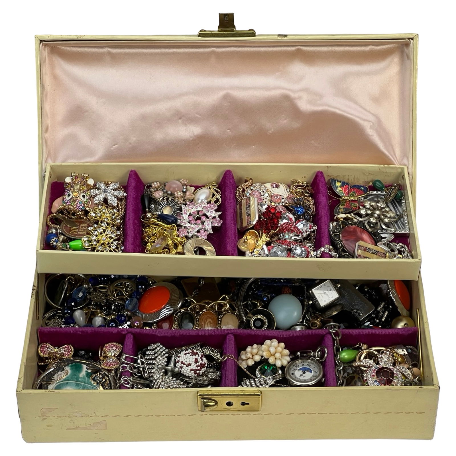 Vintage Jewelry Box Full of Unsearched Treasures (1 of 5)