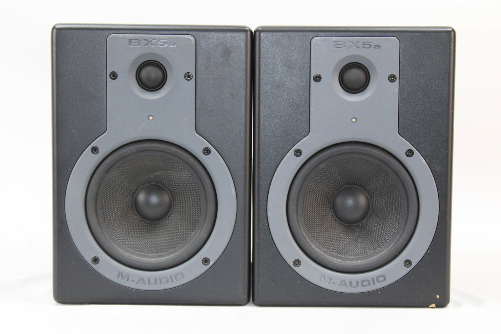 M-Audio Studiophile BX5a Powered Studio Speakers (1 of 2)