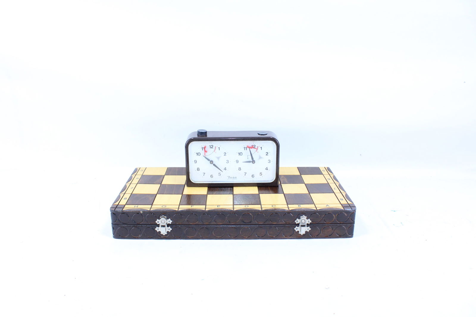 Baltic Carved Wooden Chess Set with Box and Timer (1 of 4)
