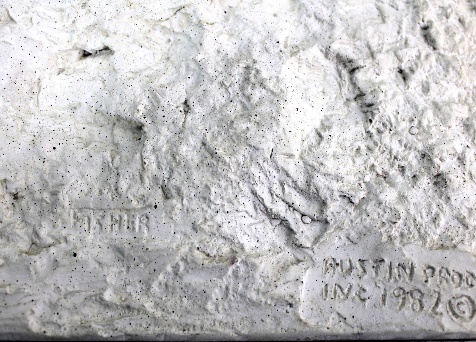 Vintage 1989 Austin Sculpture Bust "The Whisperer" David Fisher: Expressive, handcrafted sculpture depicts a thoughtful face framed in a rugged block of material, creating a striking contrast between refined details and raw texture. The unique piece captures intrig