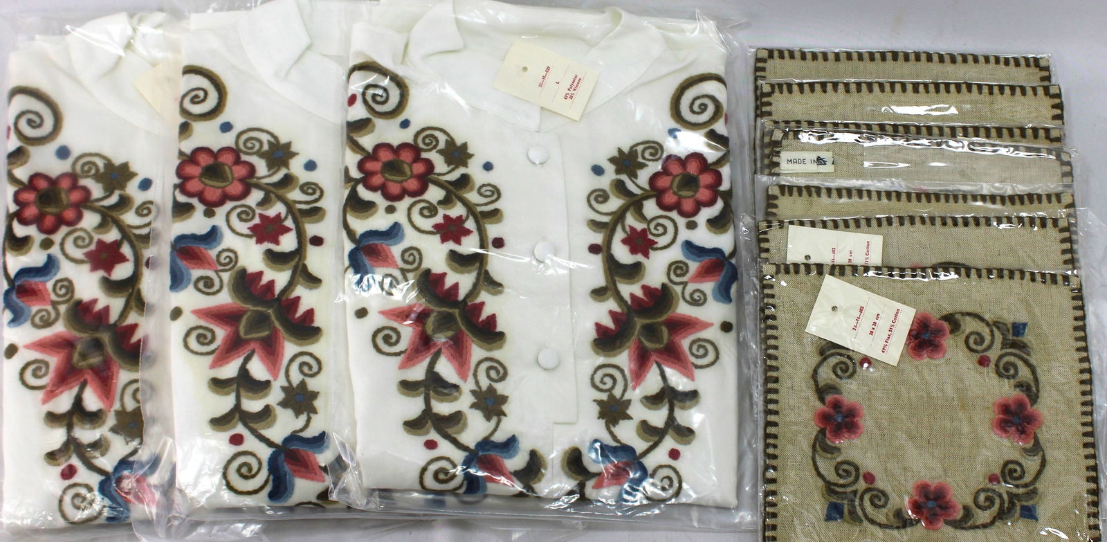 Embroidered Hungarian traditional kaloca folk 3 blouses & 6 napkins (1 of 2)