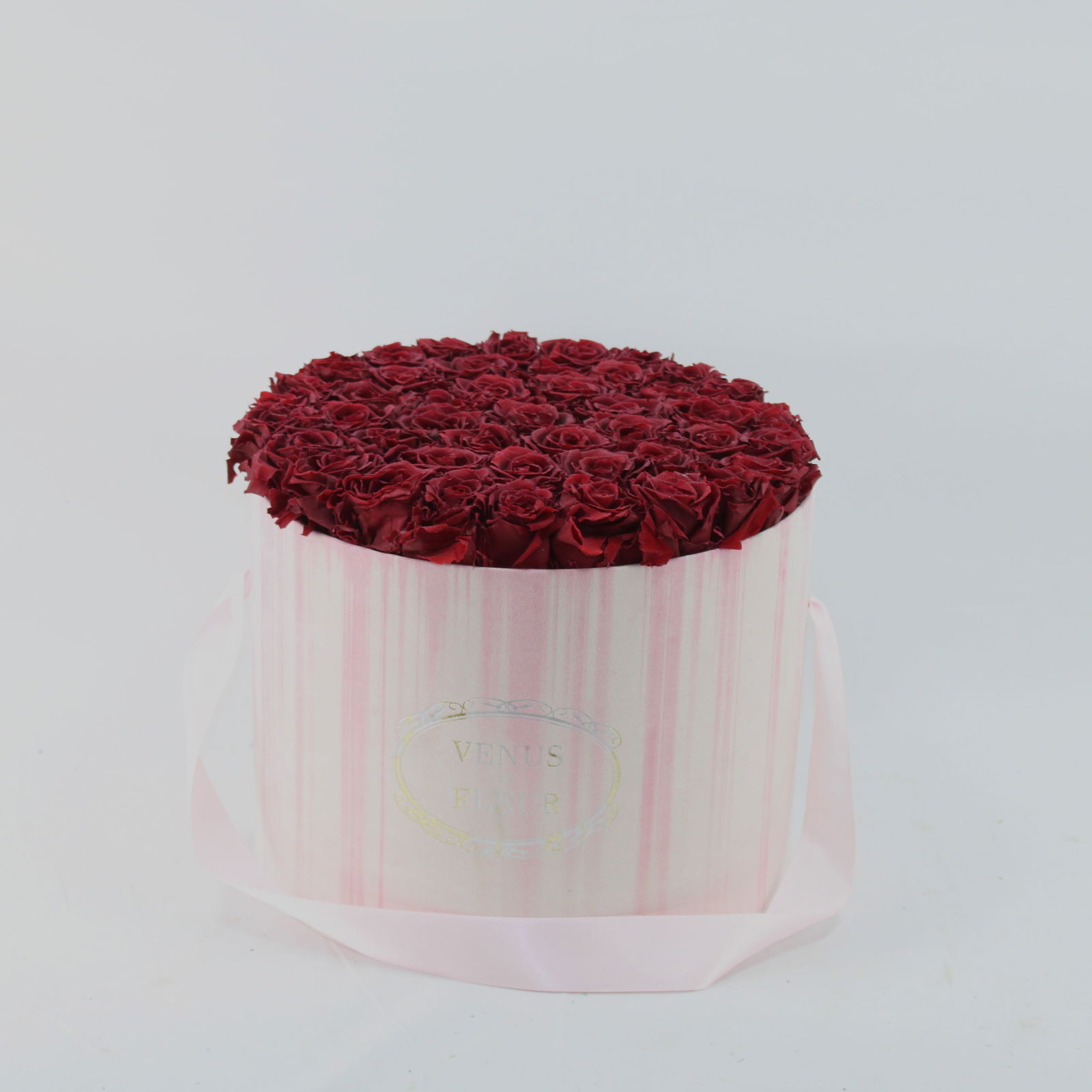Venus ET Fleur Large Round Box of Preserved Roses (1 of 3)