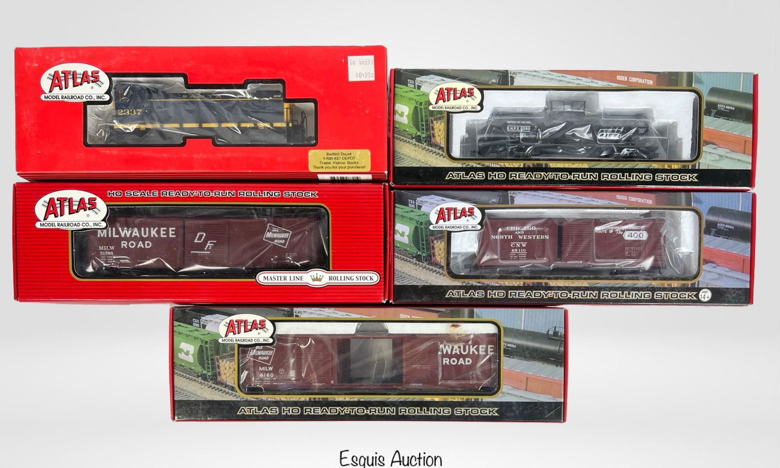 Atlas HO Scale Alco S-2 Locomotive & 4 Train Cars (1 of 3)