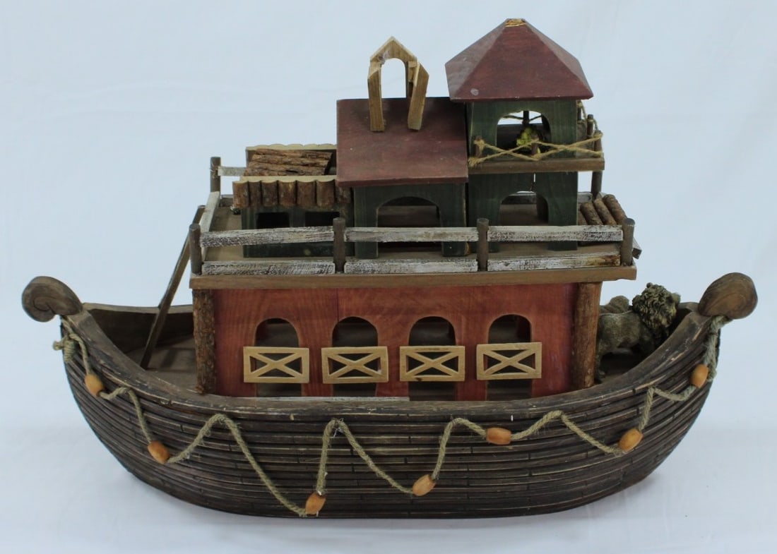 Folk Art Wooden Noah's Ark (1 of 3)