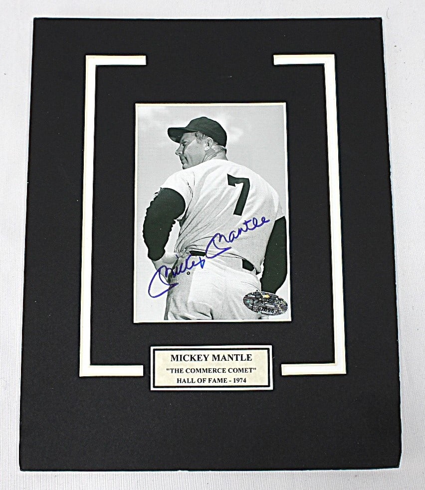 Mickey Mantle Signed Black and White Photo (1 of 2)