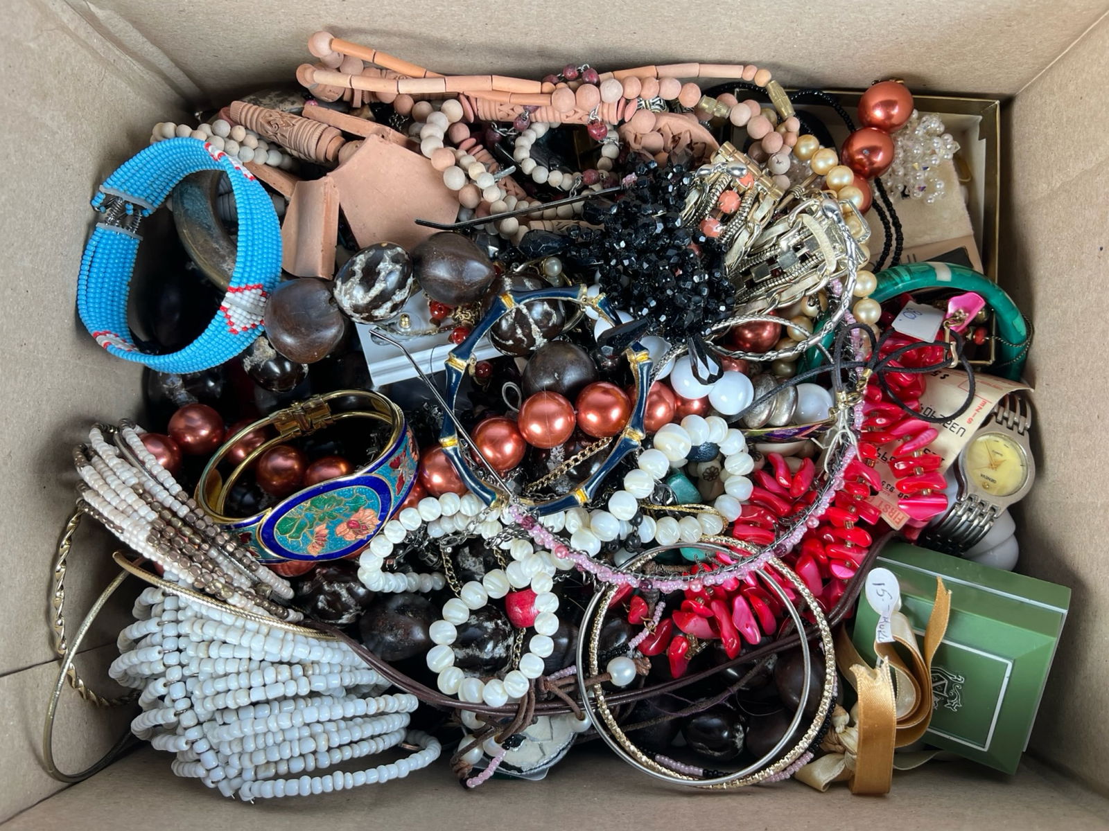 Vintage Unsearched Costume & Craft Jewelry (1 of 4)