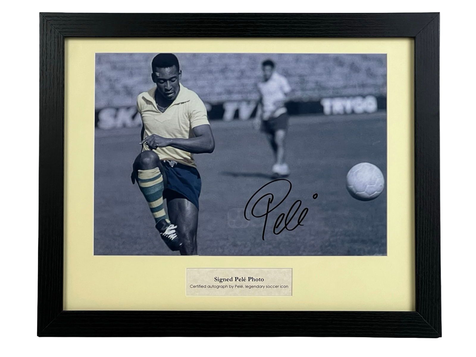 Pele Signed/ Autographed Soccer Photograph (1 of 3)