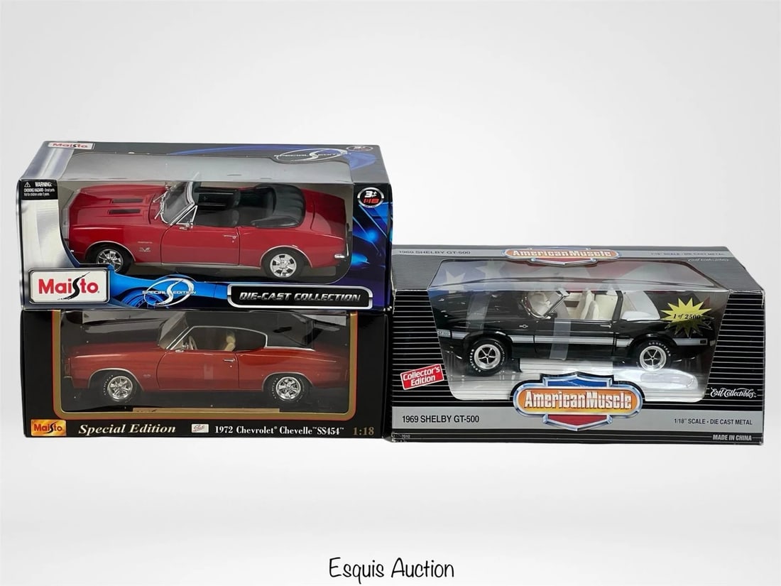 1:18 Scale Die-Cast Car Model- Shelby & Corvette (1 of 4)