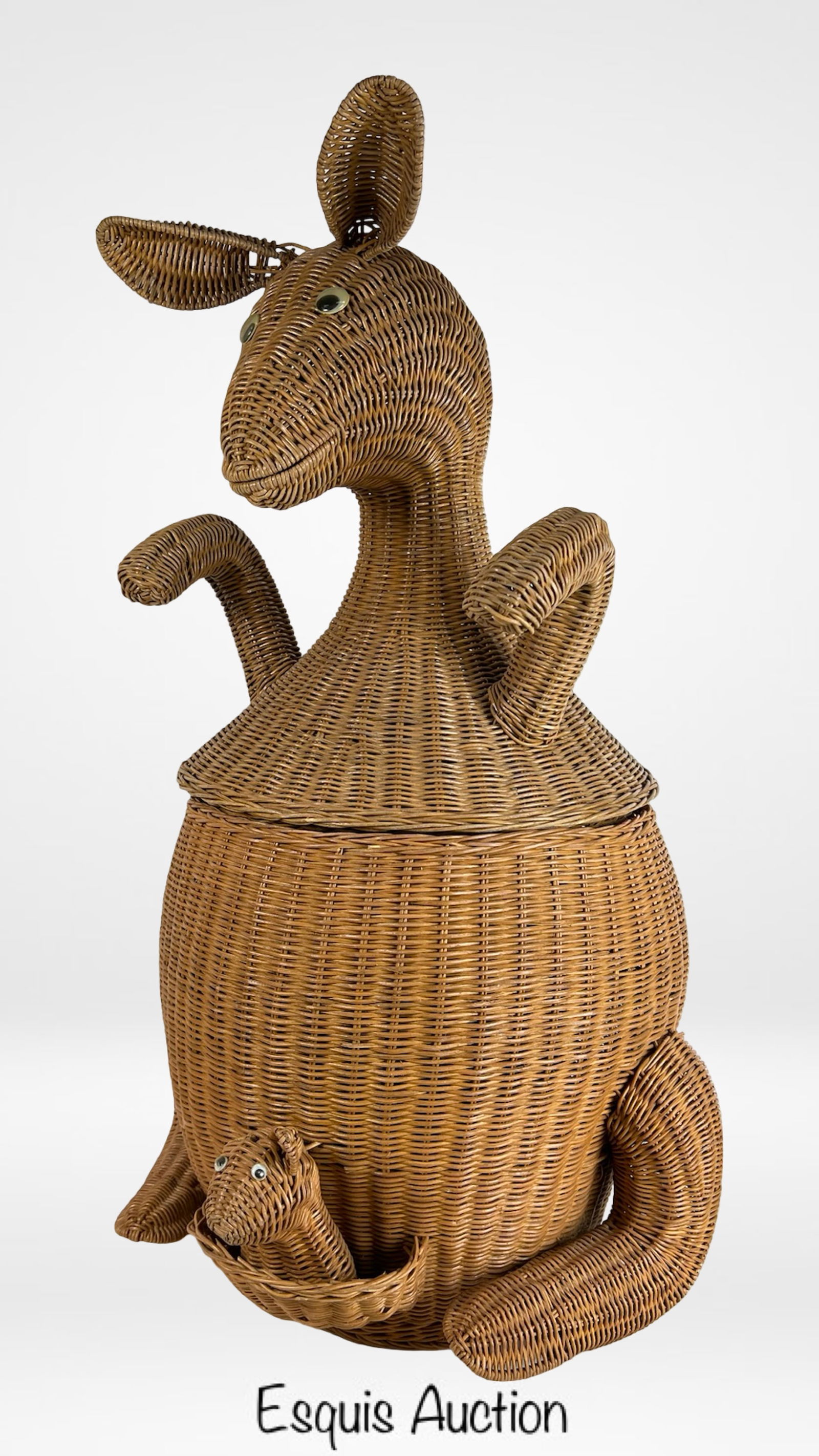 Wicker Kangaroo Hamper with Joey Basket (1 of 4)