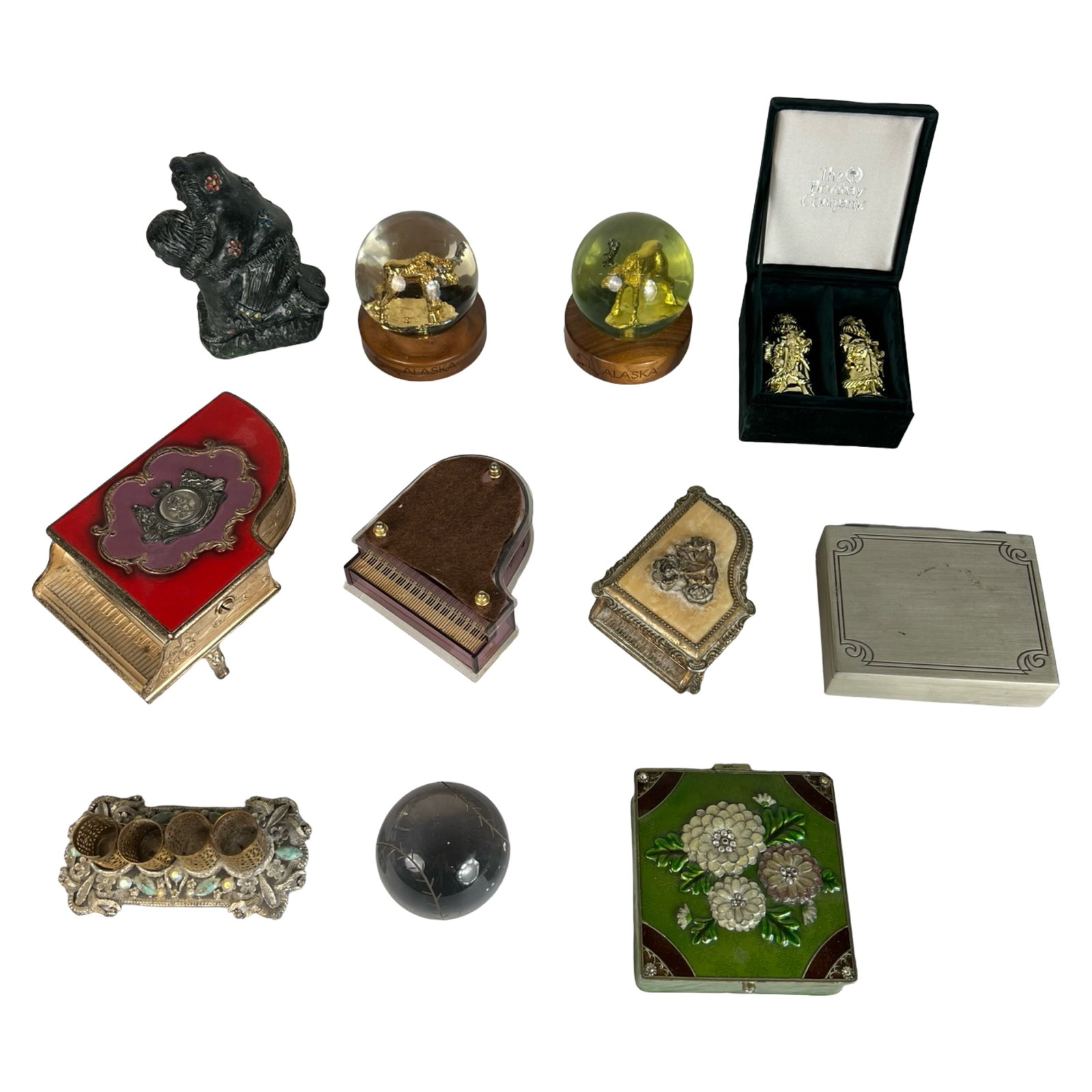 Vintage Trinket Boxes, Keepsakes, and Collectibles: Charming collection of vintage decorative items and keepsakes including ornate trinket and jewelry boxes & Souvenirs.