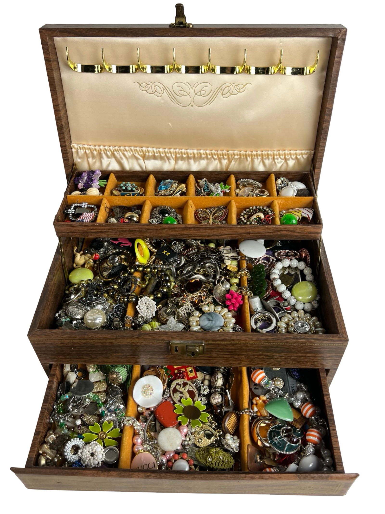 Large Jewelry Box Full of Unsearched Vintage Jewel (1 of 5)