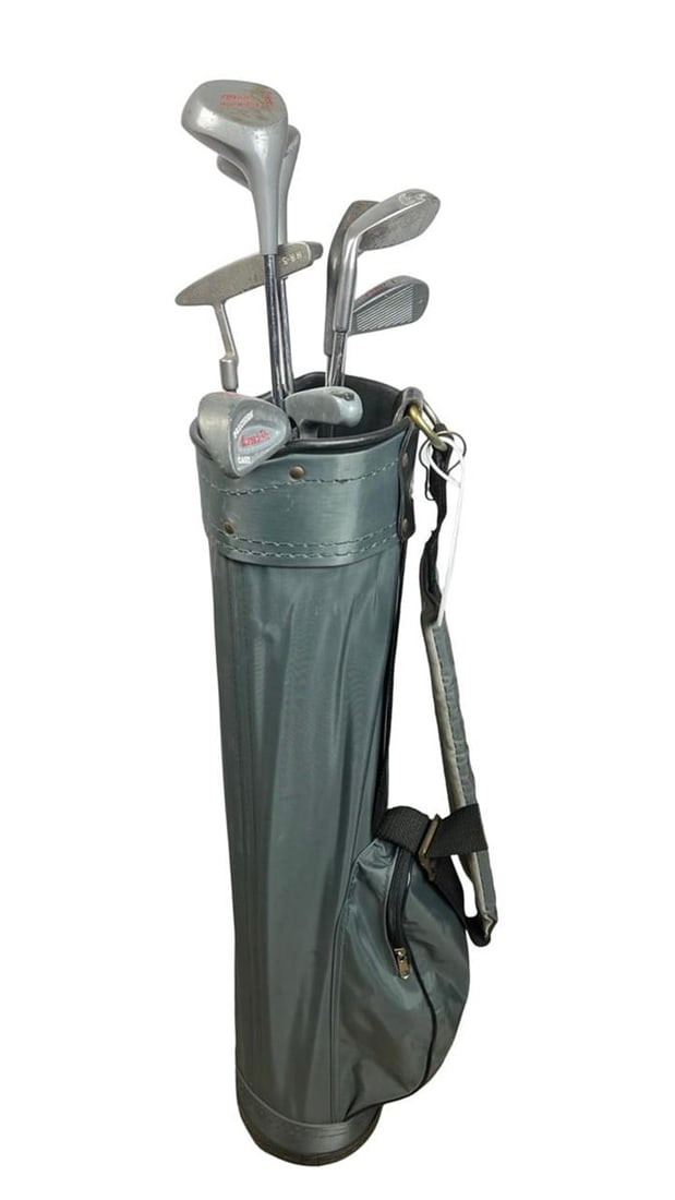 Vintage Golf Clubs in Tour Classic Pro Grade Bag: Vintage golf club set in a Tour Classic Pro Grade golf bag. Includes a selection of irons and putters such as Allied Precision Classic Pro Irons and a Prima Hi Roller HR-5 putter. Various clubs featur