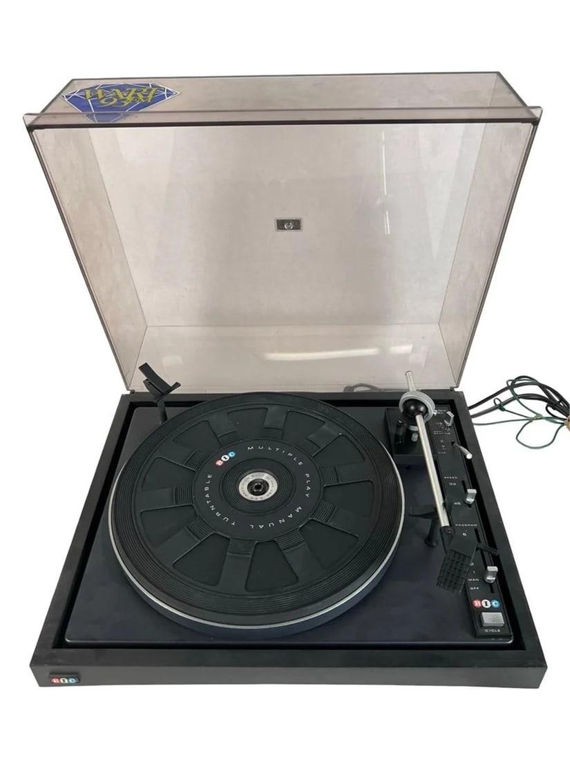 Vintage BIC 940 Belt Drive Turntable Record Player (1 of 4)