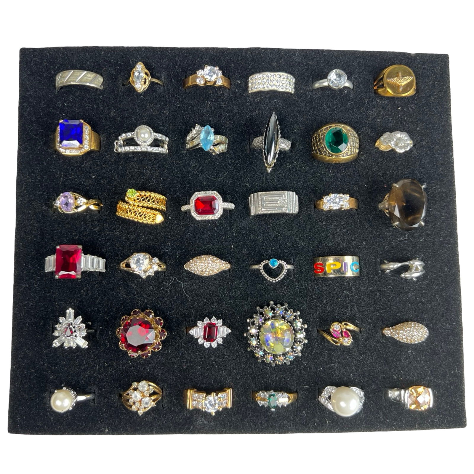 Exquisite Collection: Set of 36 Various Rings: Embark on a journey through diverse styles and eras with this stunning collection of 36 rings, each possessing its own unique charm and character. From timeless classics to contemporary statement piec