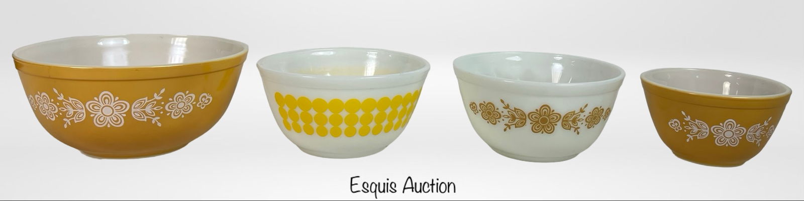 Vintage Pyrex Mixing Bowl Set - 4 Pieces (1 of 7)