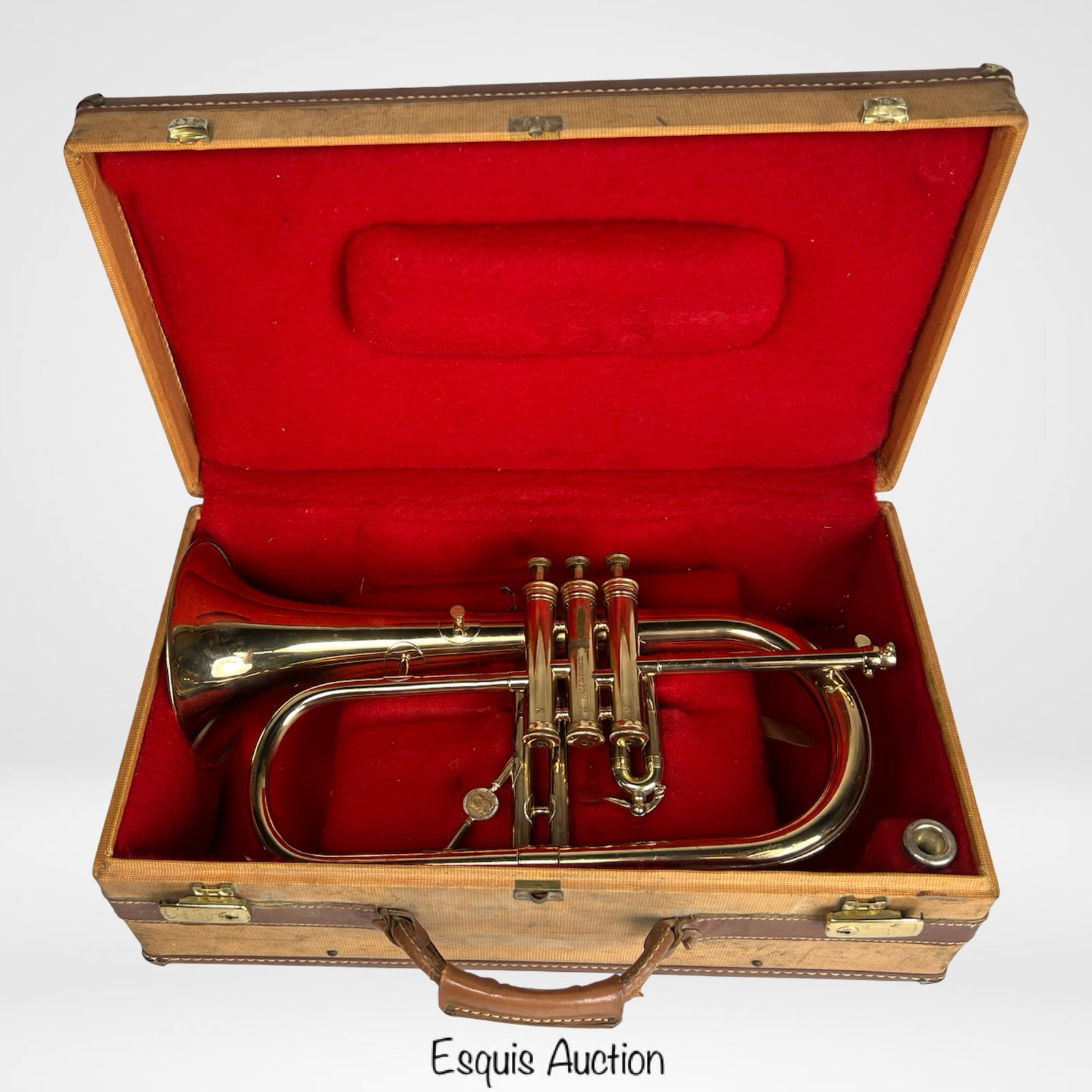 Vintage G. Leblanc Paris Flugelhorn with Case: Fine vintage flugelhorn by G. Leblanc, Paris, crafted in France and housed in a fitted red-velvet lined case. The instrument features a richly engraved bell with the G. Leblanc Paris logo and a distin
