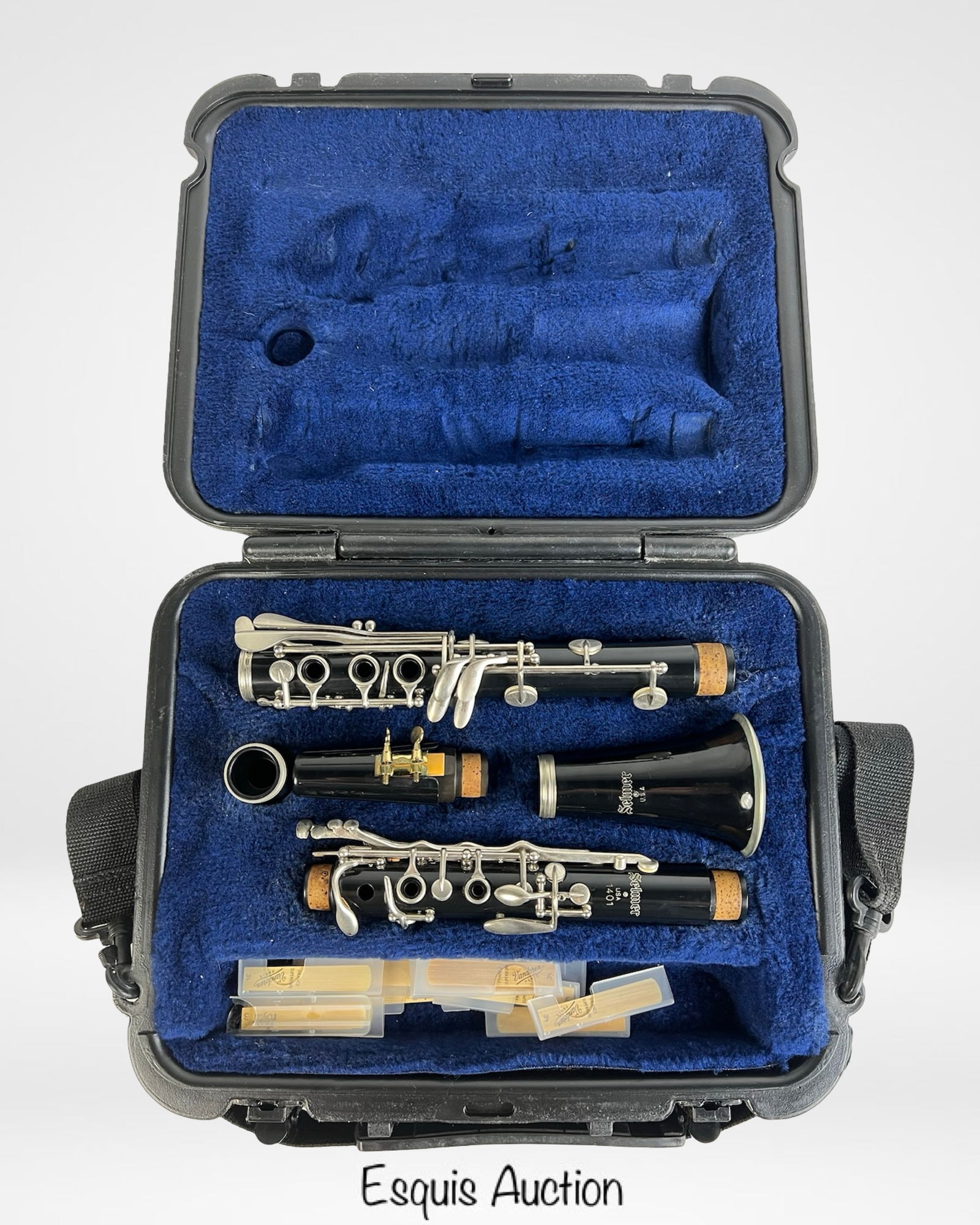 Selmer Model 1401 Bb Clarinet with Hard Case (1 of 5)