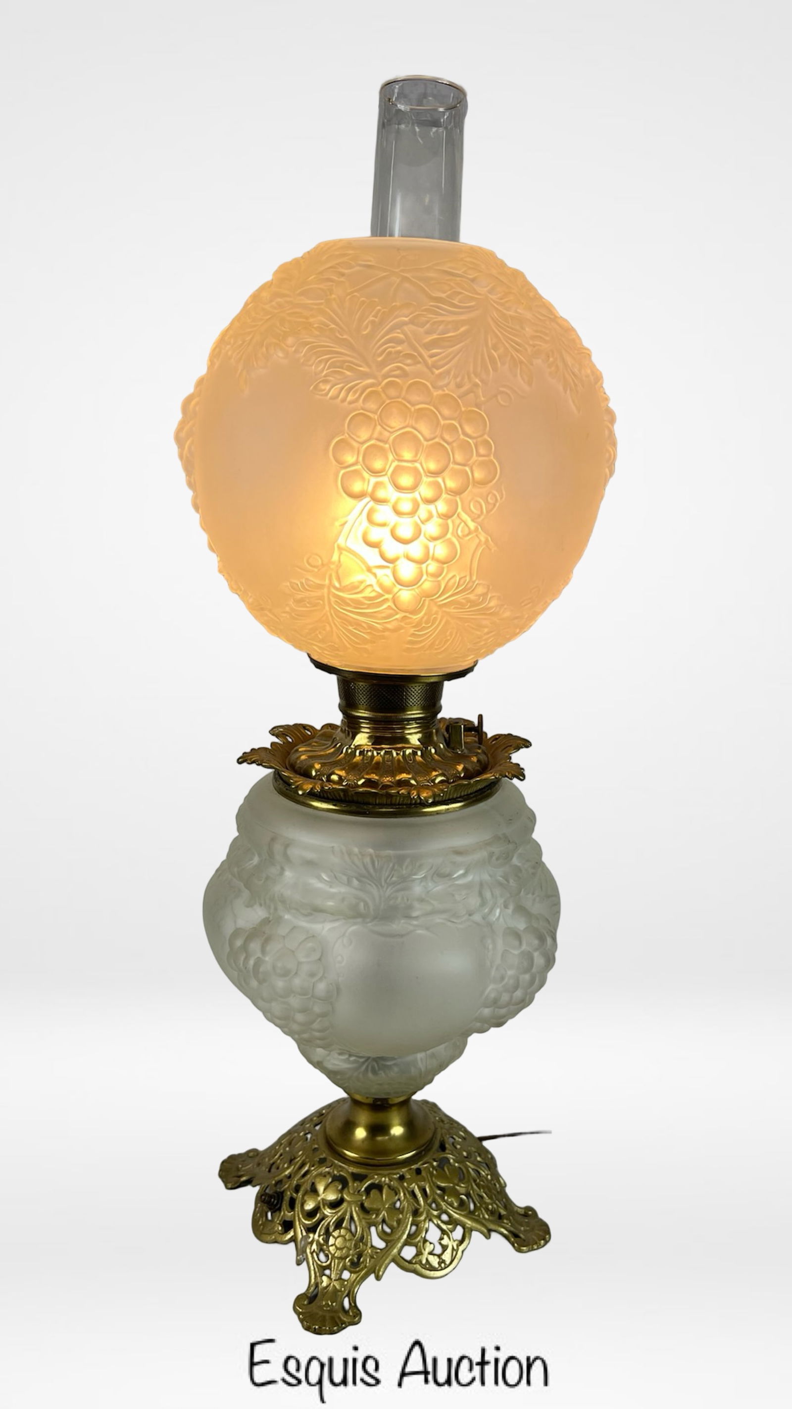Vintage Gone with Wind Lamp- Satin Glass Grapes (1 of 4)