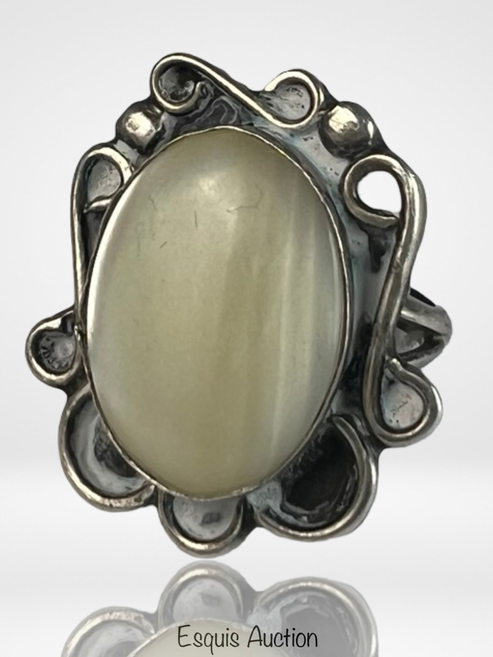 Sterling Silver Moonstone Lady's Ring: Sterling Silver Moonstone Lady's Ring. Size- 3