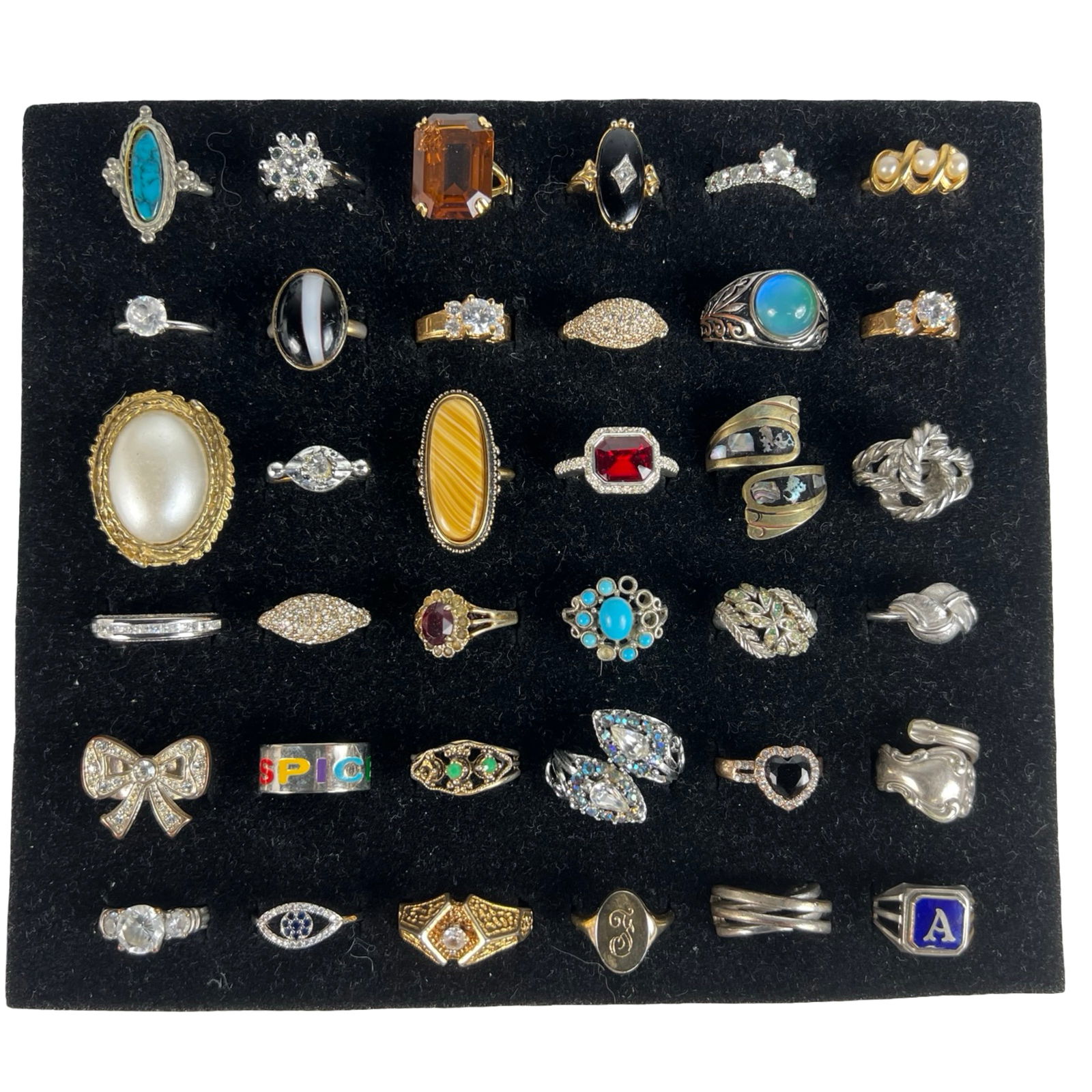 Exquisite Collection: Set of 36 Various Rings: Embark on a journey through diverse styles and eras with this stunning collection of 36 rings, each possessing its own unique charm and character. From timeless classics to contemporary statement piec