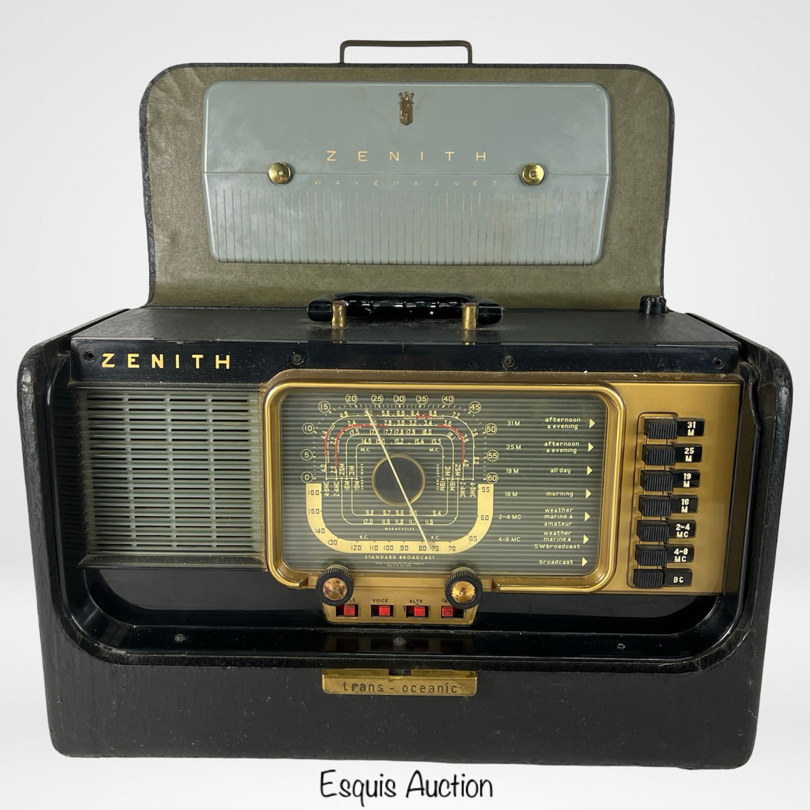 Zenith Trans-Oceanic Wave Magnet Multi-Band Radio (1 of 3)
