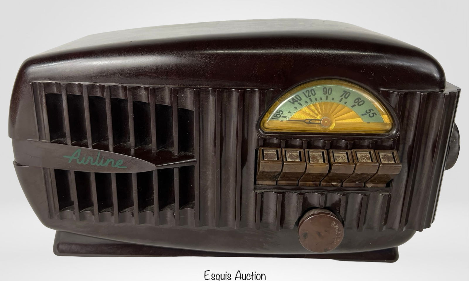 1940s  Airline Model 84BR-1507 Bakelite Tube Radio (1 of 3)