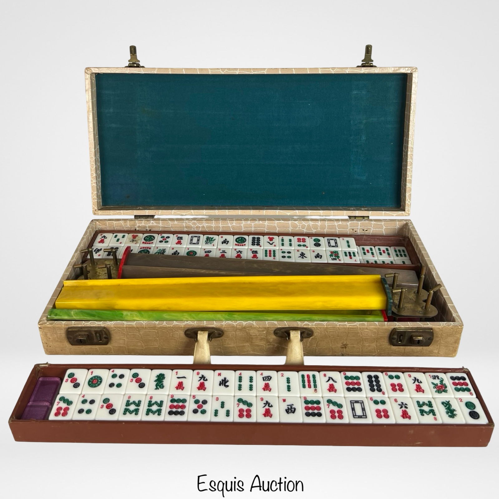 Vintage Chinese Mahjong Tile Game- Bakelite Racks (1 of 5)