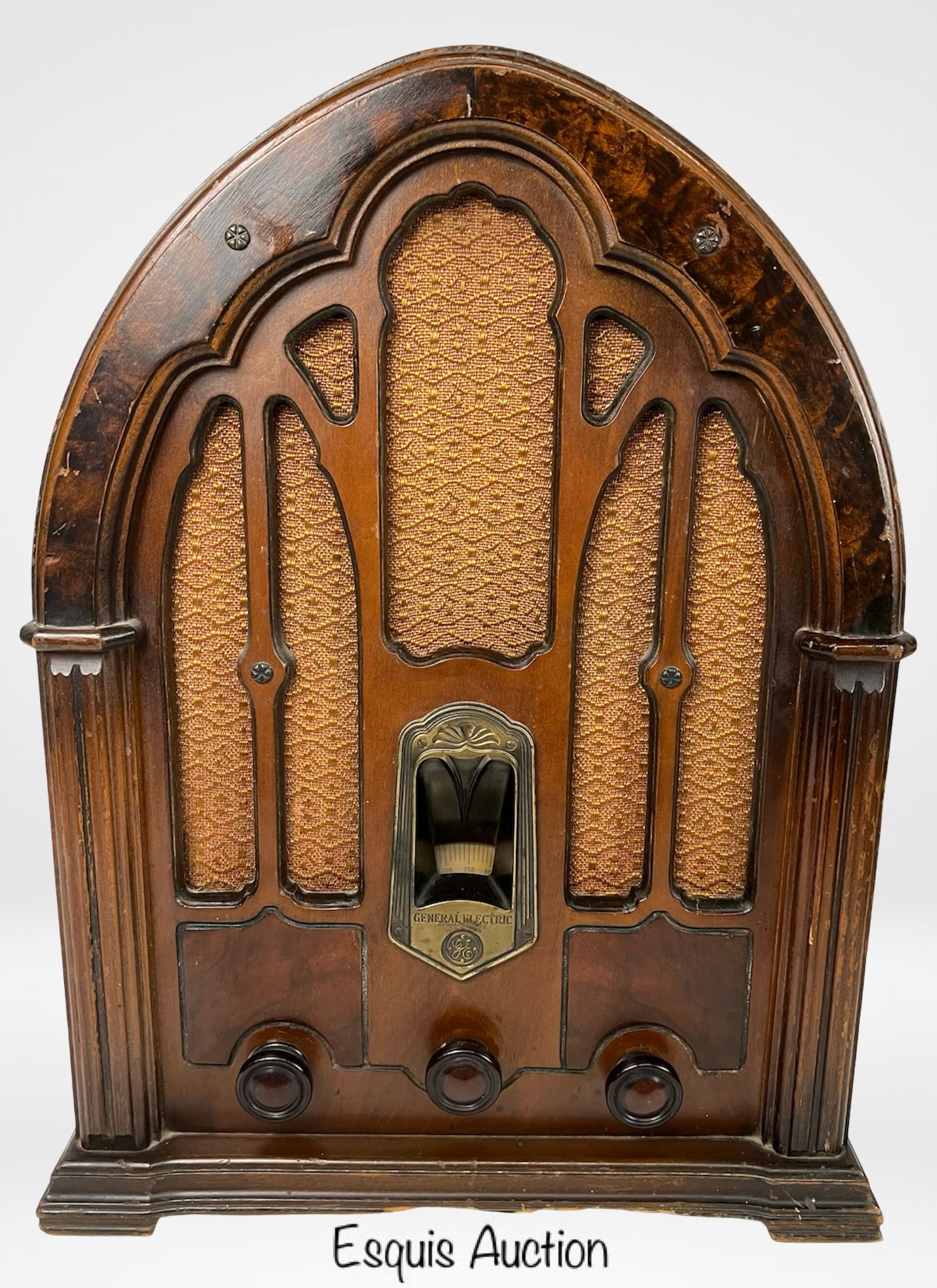General Electric J-100 Cathedral Radio from 1930s (1 of 6)