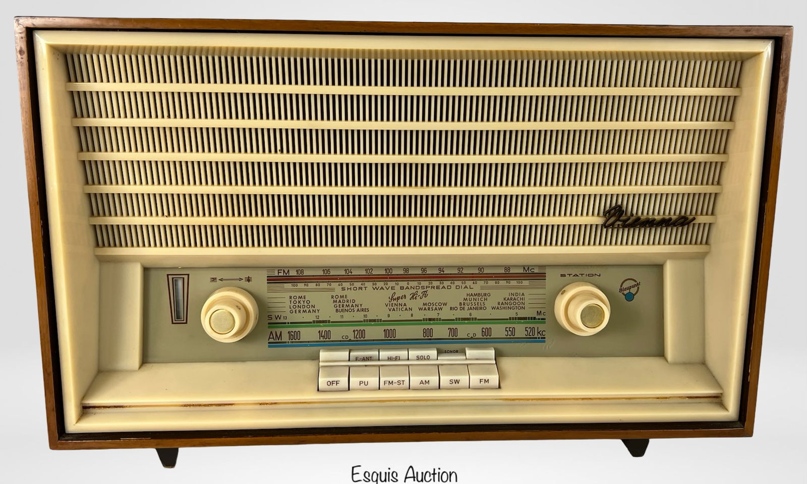 Blaupunkt Vienna Radio 21103 from 1961/62 (1 of 5)