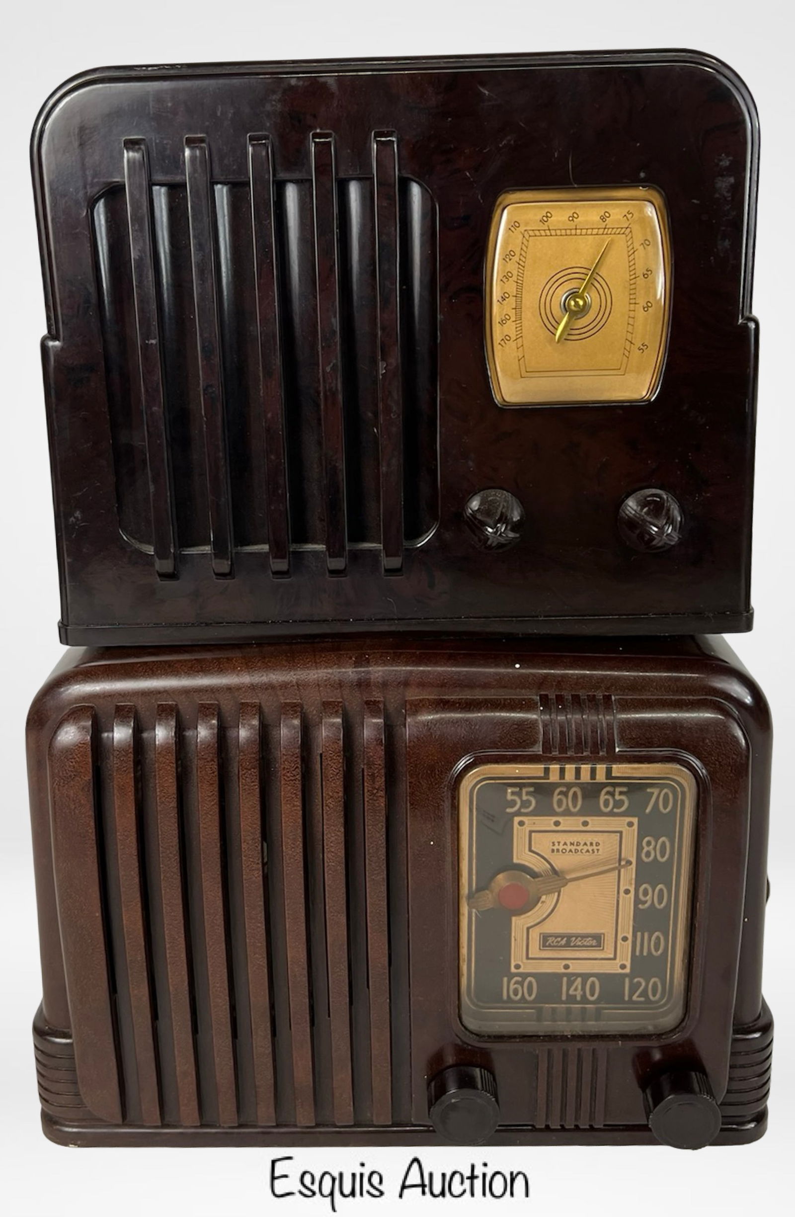 1930s RCA & Emerson Tube Radios in Bakelite Cases (1 of 6)