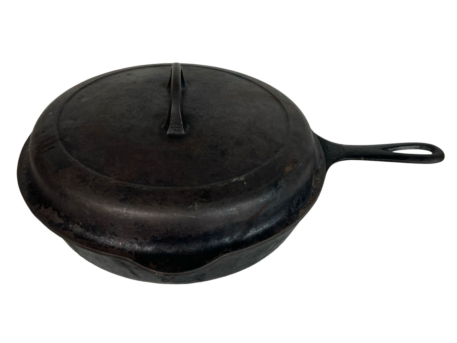 Griswold Cast Iron No. 8 Skillet  Self-Basting Lid (1 of 5)