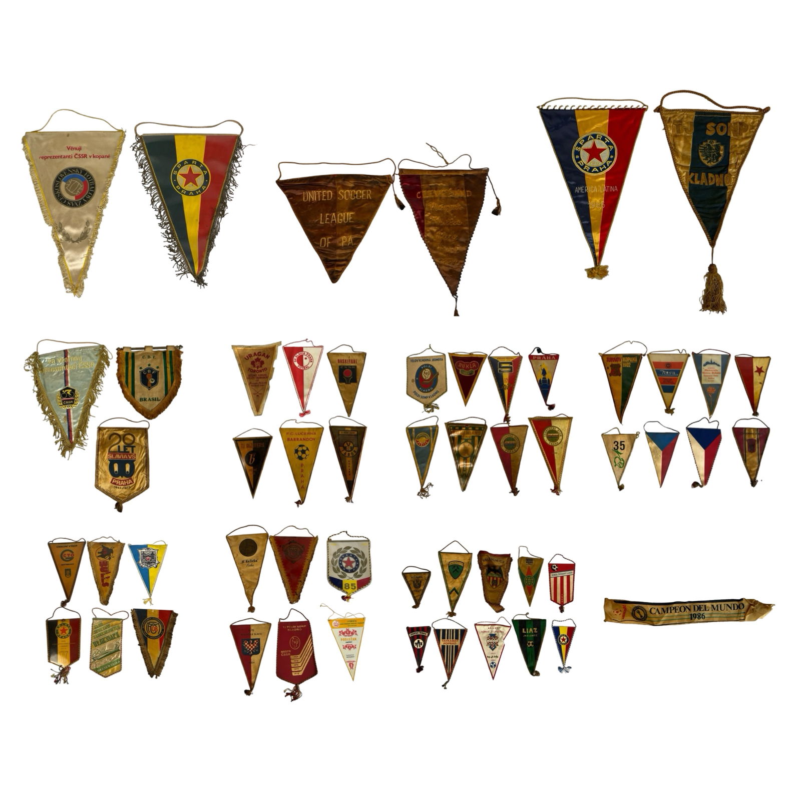 Vintage International Sport Pennants & Banners (1 of 12)