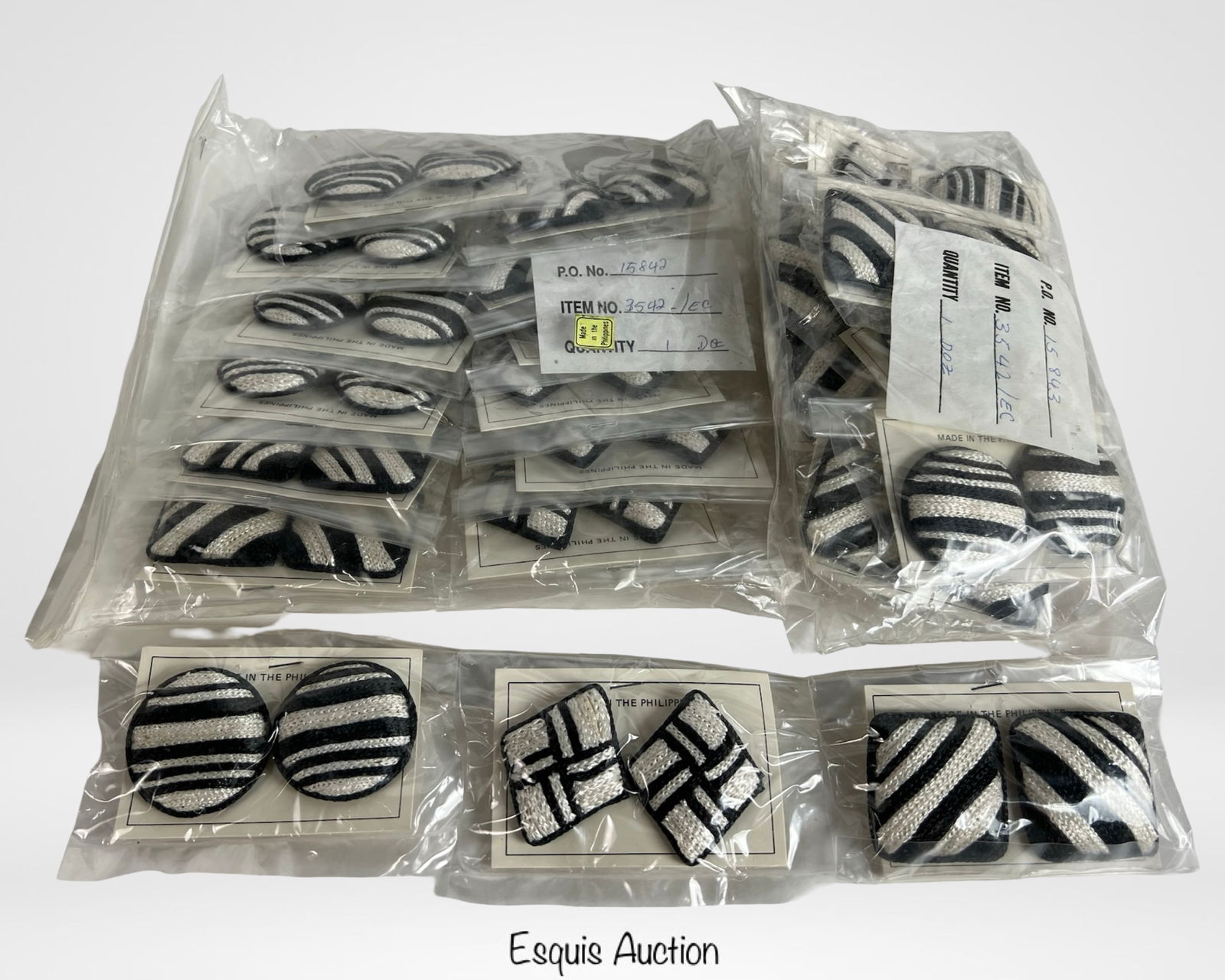 Two Dozen Woven Black & White Jewelry Earrings (1 of 1)