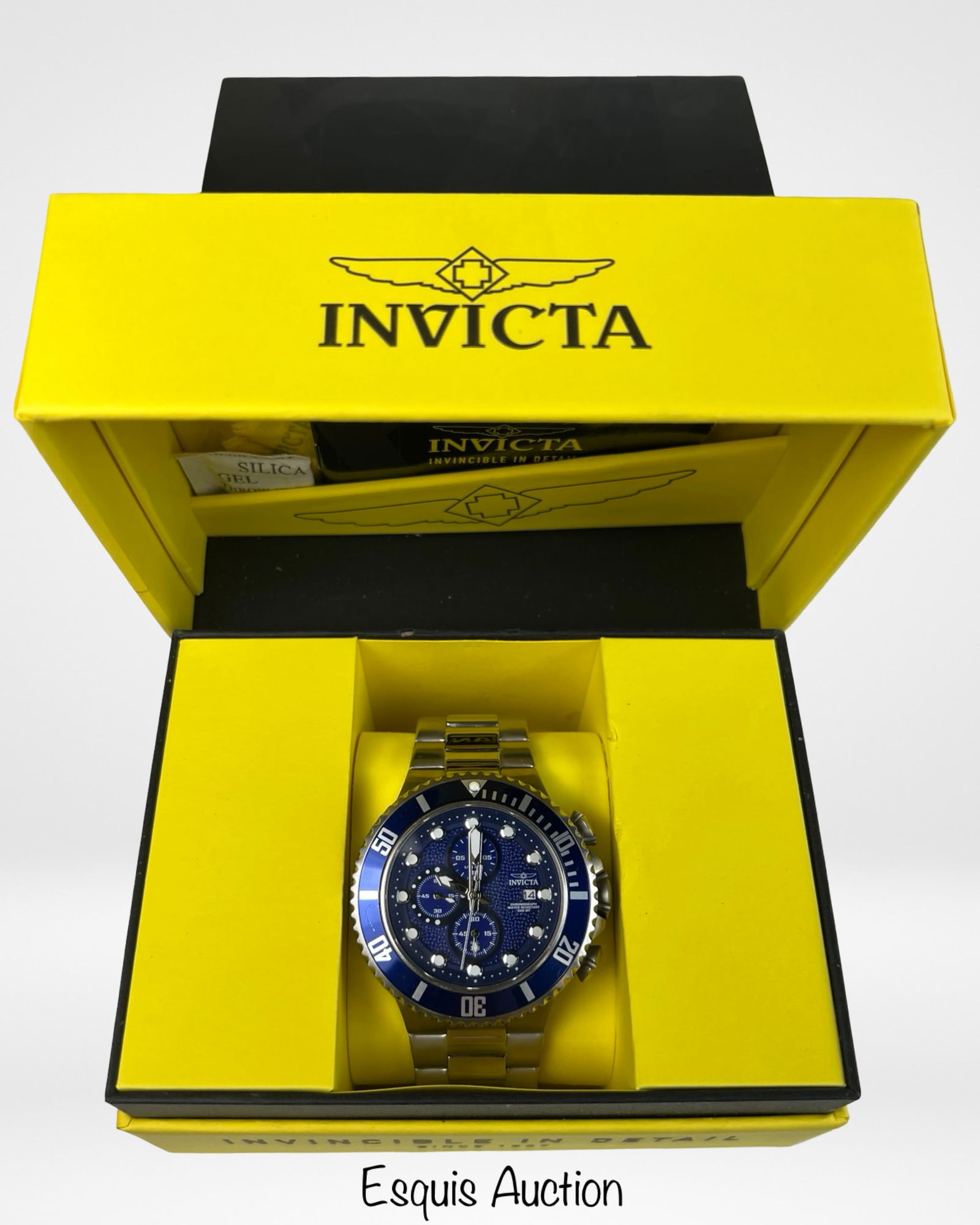 Invicta Men's 18907 Pro Diver Wrist Watch: Invicta Men's 18907 Pro Diver Chronograph. Mint/ near mint condition in original box.
