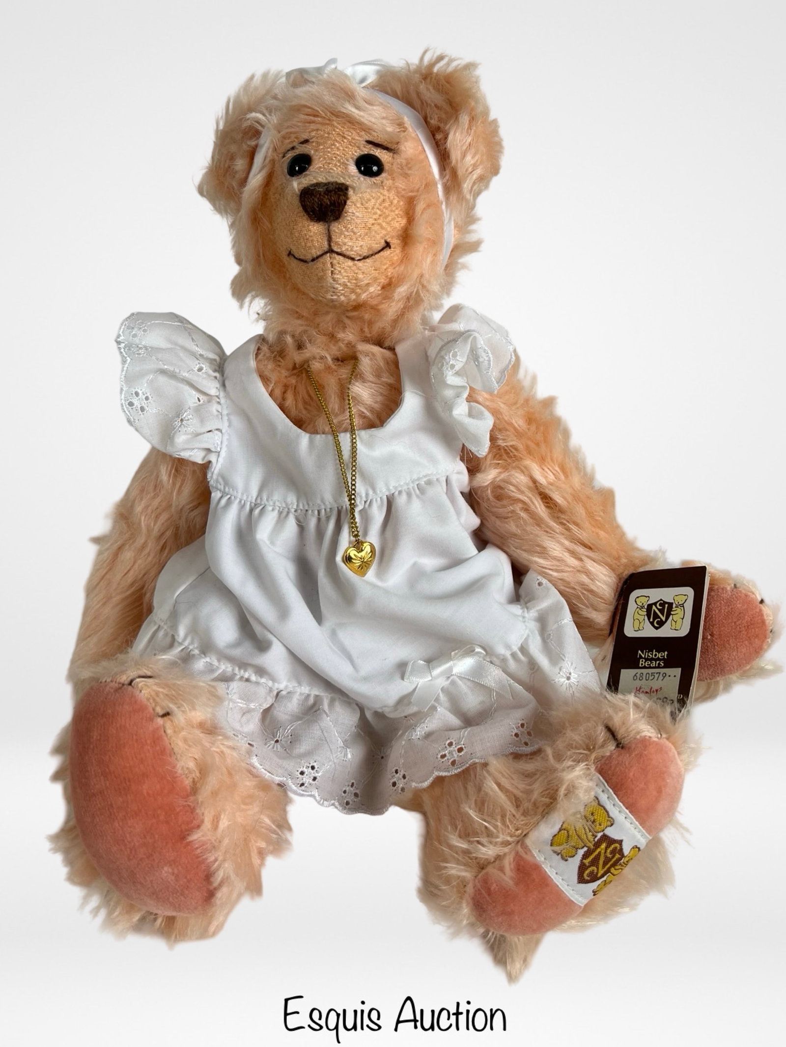 House of Nisbet "Maybe Teddy Bear" by Carol-Lynn R: Adorable and expressive 1989 "Maybe Bear" artist bear designed by Carol-Lynn Rossel Waugh and produced by the House of Nisbet, England. This fully jointed mohair bear stands 15 inches tall and feature
