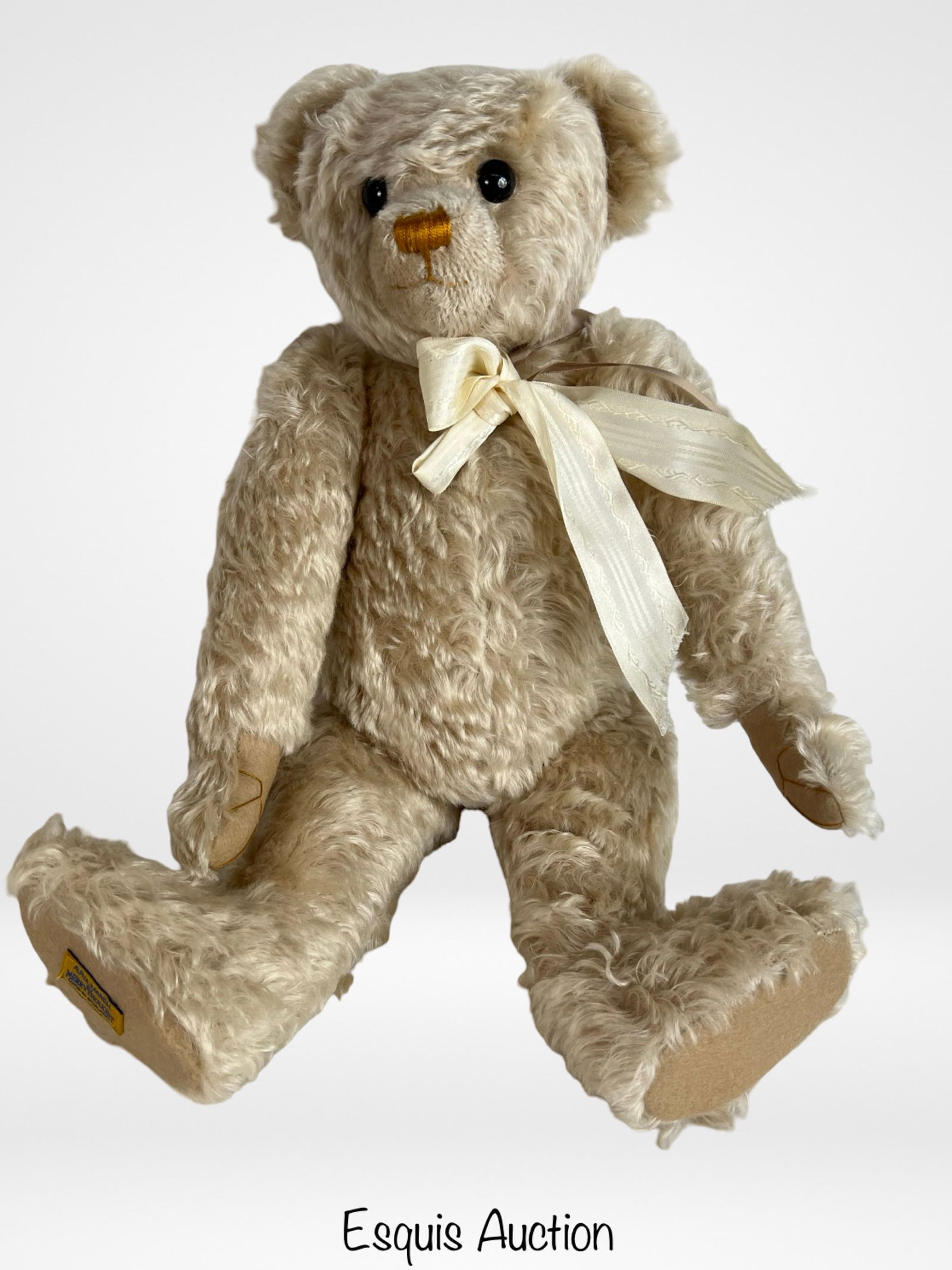 Alpha Farnell Merrythought Limi Edition Teddy Bear (1 of 4)