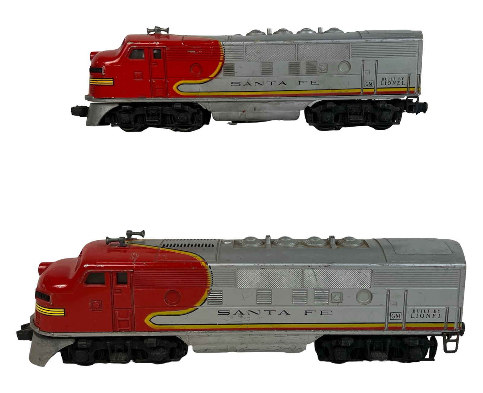 Lionel Postwar Santa Fe F3 Diesel Locomotive (1 of 4)