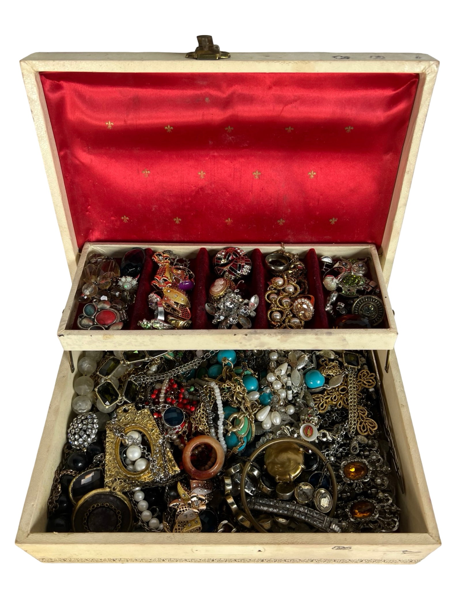 Vintage Jewelry Box Filled with Unsearched Jewelry: A charming vintage jewelry box featuring multiple compartments lined in rich red velvet, brimming with a variety of unsearched jewelry. This treasure trove includes an assortment of necklaces, earring