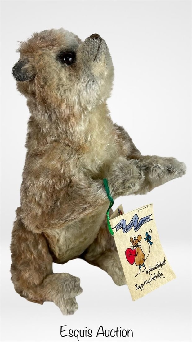 Slow Loris by The Land of Merry Lights- Van Houten (1 of 5)