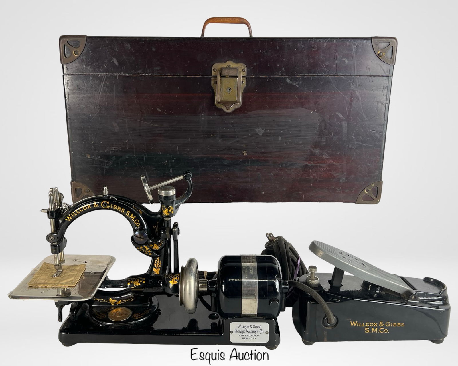 Antique Wilcox & Gibbs Electric Sewing Machine (1 of 7)