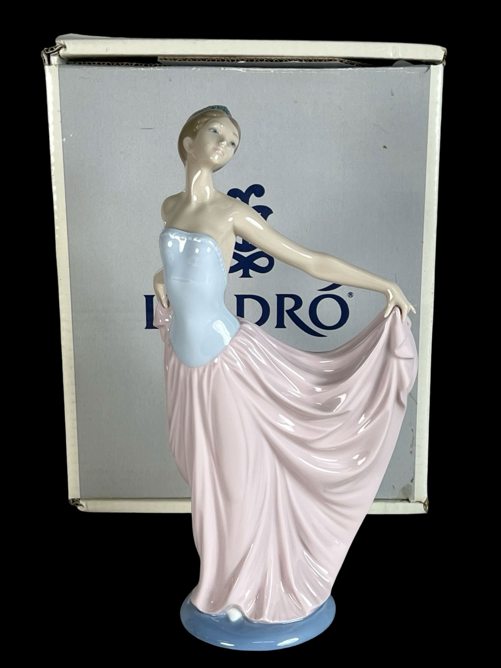 Lladro- Lady "The Dancer" 5050 Porcelain Figurine (1 of 5)
