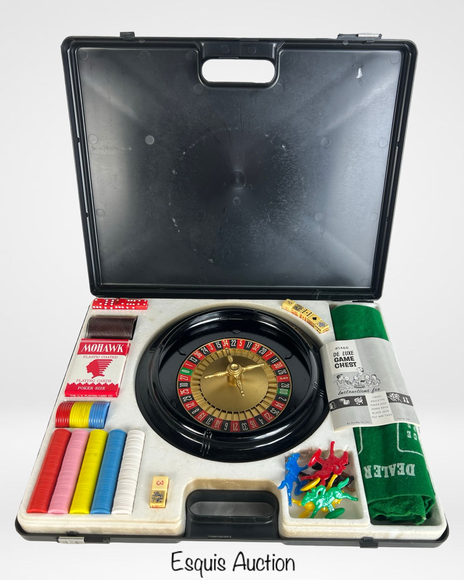 Vintage Deluxe Casino Game Chest Set (1 of 3)