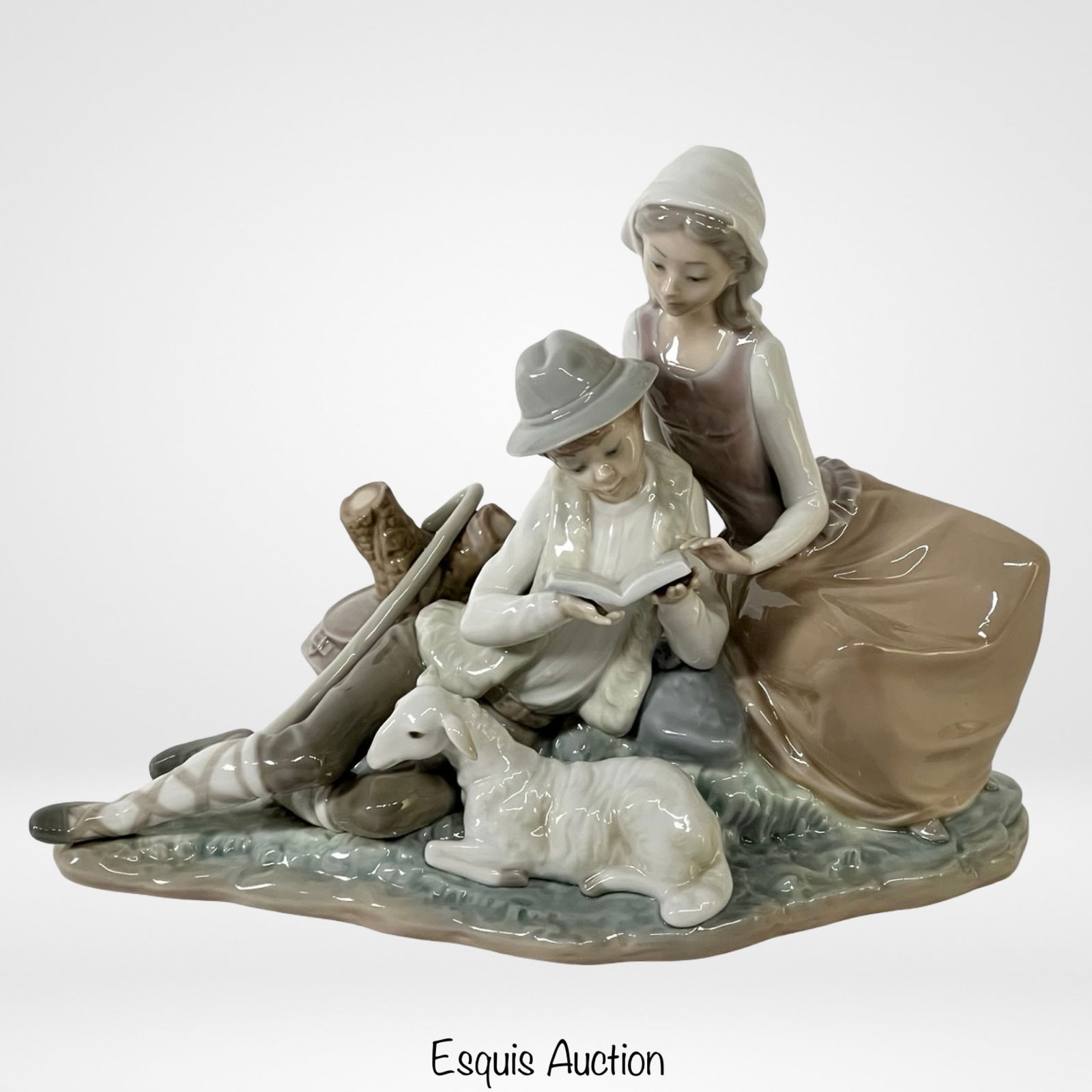 Lladro "Children Reading" #4929 Porcelain Figurine (1 of 5)