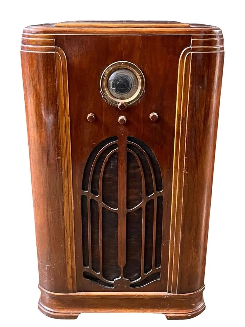 1930's Stewat-Warner "Magic Dial" Radio Console (1 of 4)