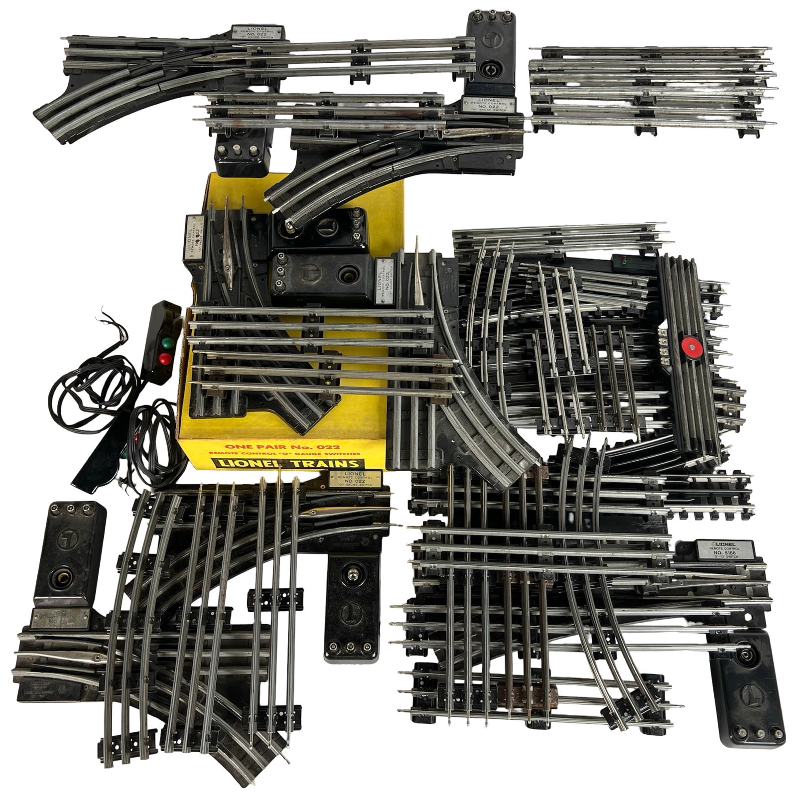 Lionel O-Gauge Switch Tracks & Controllers (1 of 4)