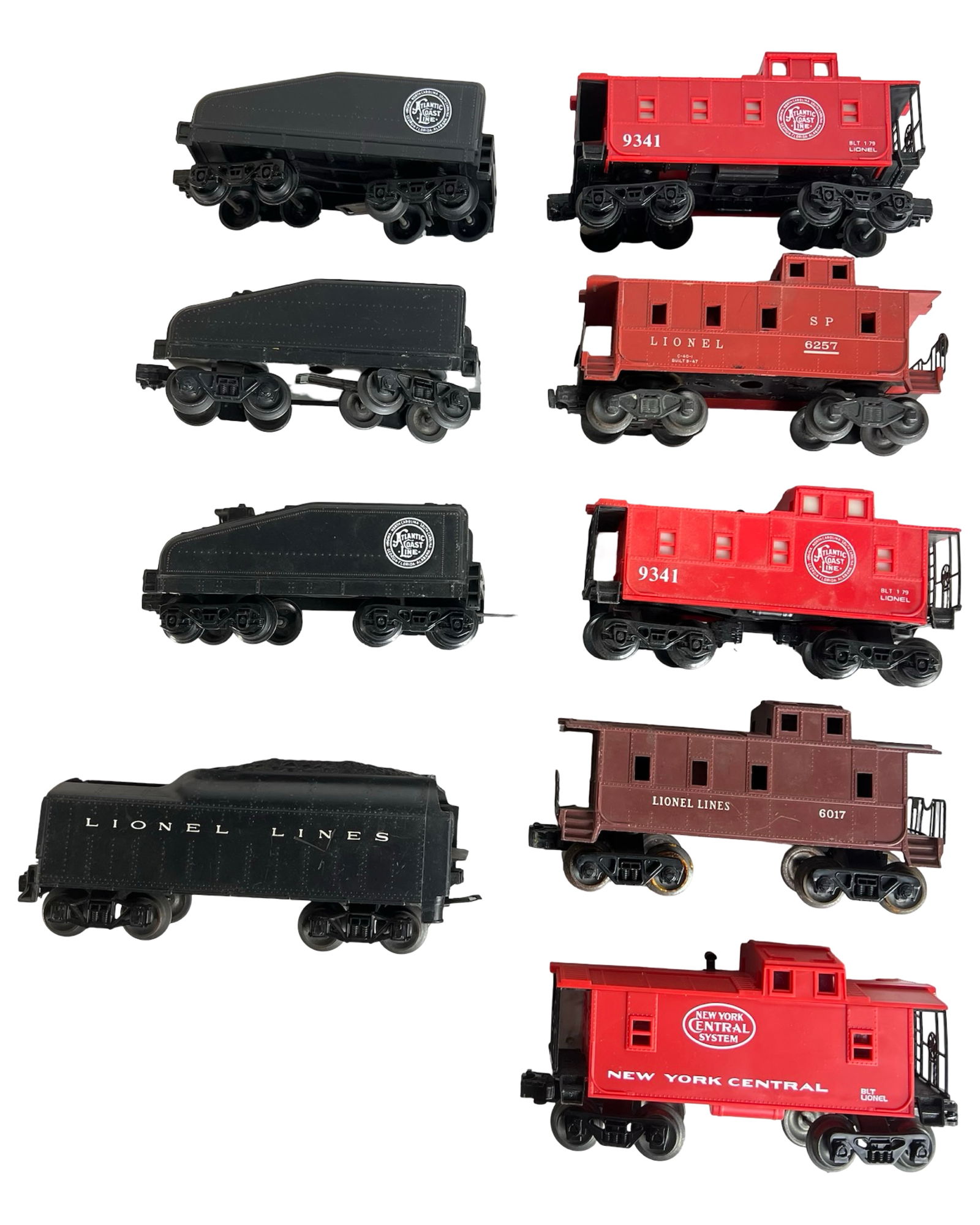 Vintage Lionel Train Tenders & Cabooses Lot (1 of 3)