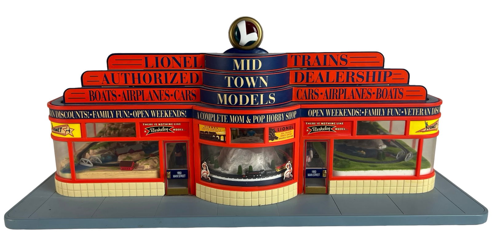 Lionel Operating Hobby Shop - O Gauge (1:48 Scale) (1 of 5)