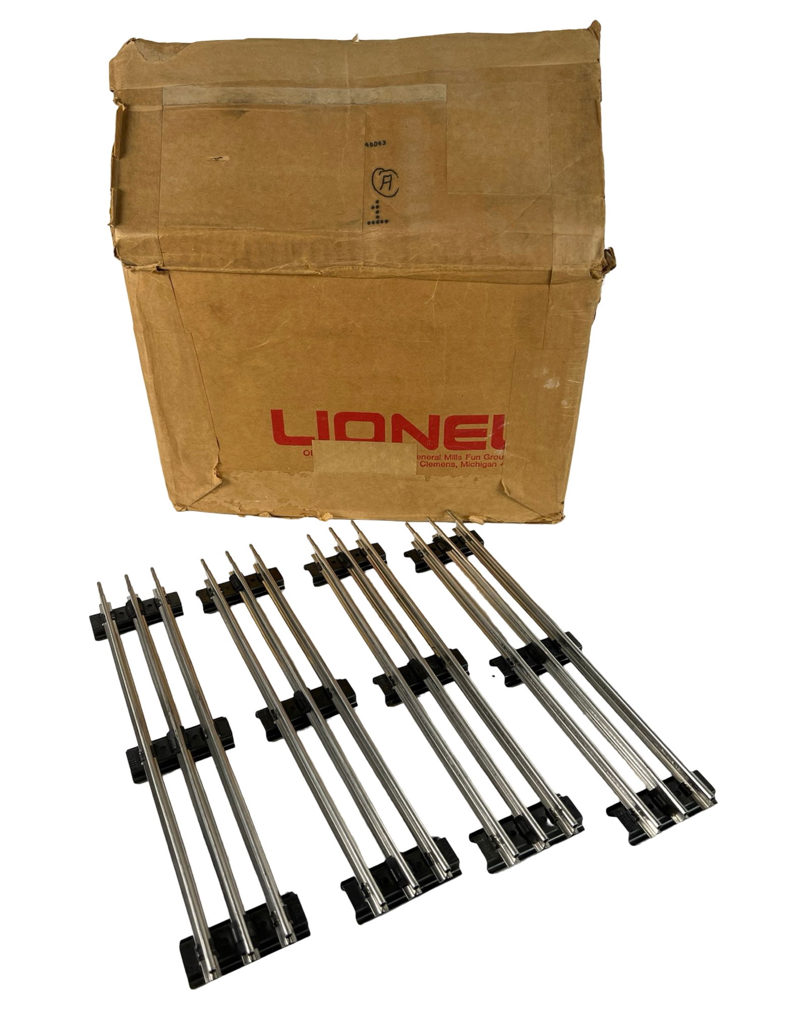Lionel O Gauge 3-Rail Straight Track Set (1 of 2)