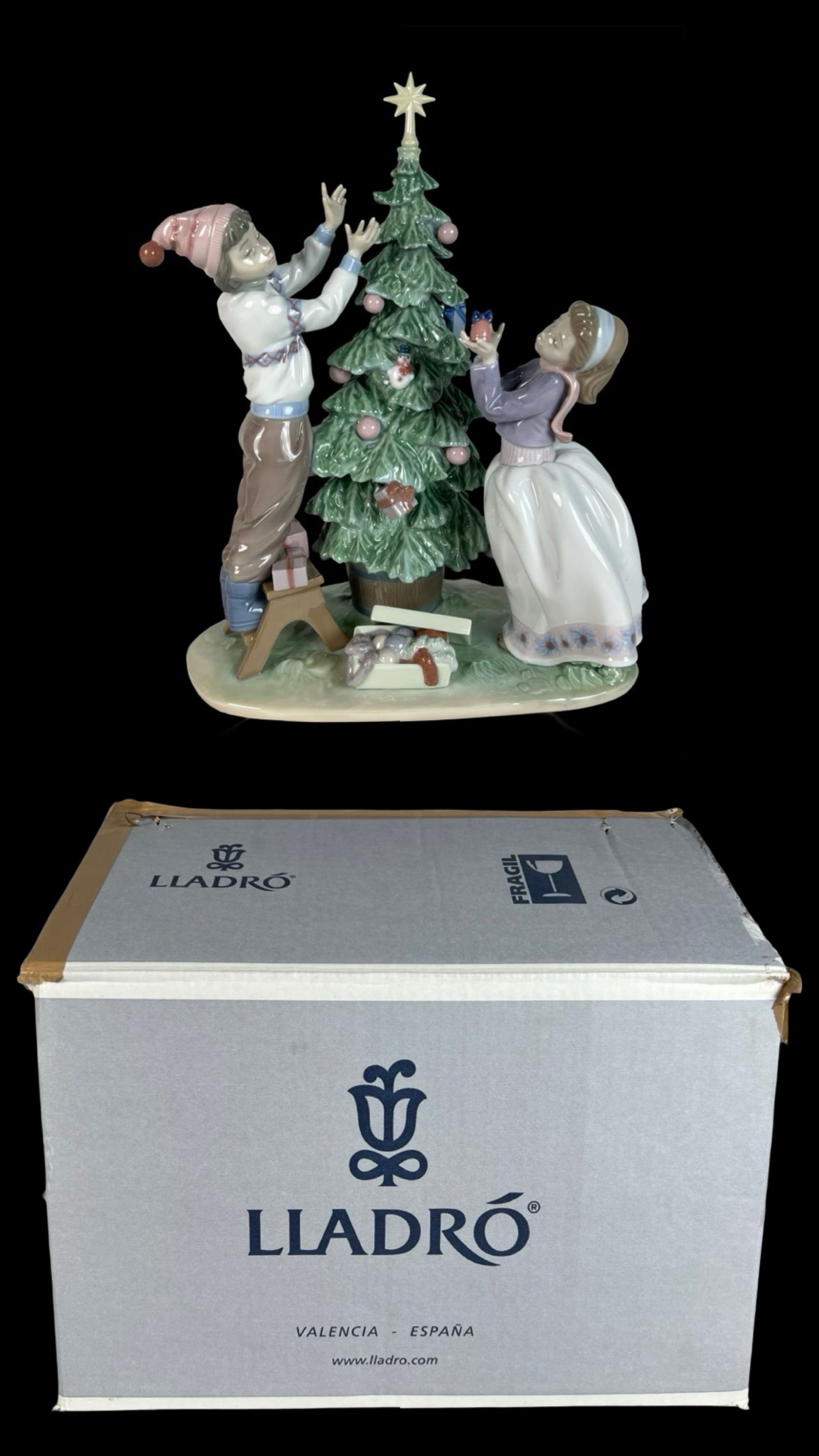 Lladro "Trimming the Tree" Porcelain Figurine (1 of 9)