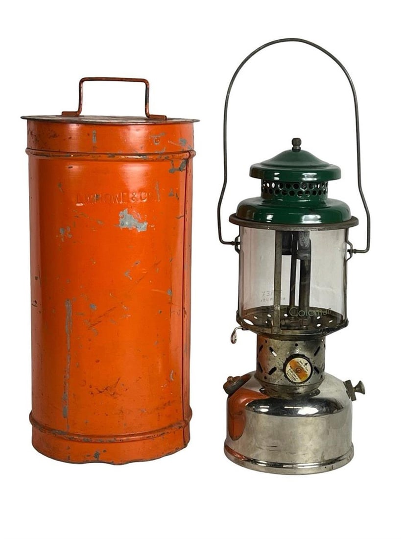 1940s-50s Coleman Model 220D Gas Camping Lantern (1 of 5)